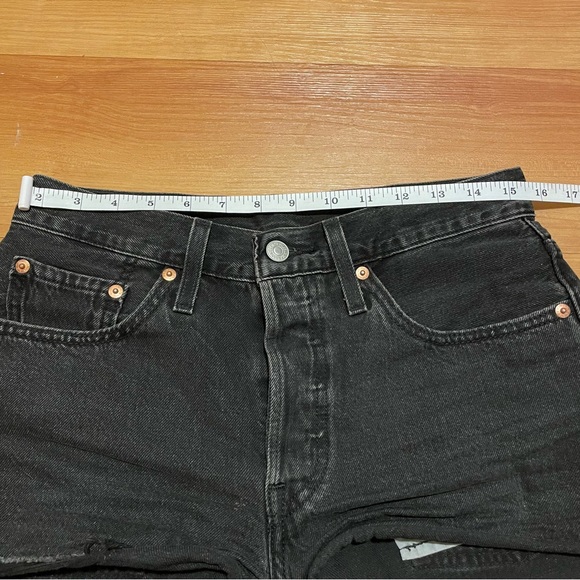 Levi’s 501 Mid-Rise Shorts - Picture 5 of 7